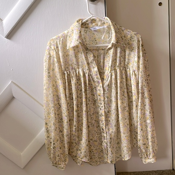 Zara floral blouse. Medium - Picture 1 of 2